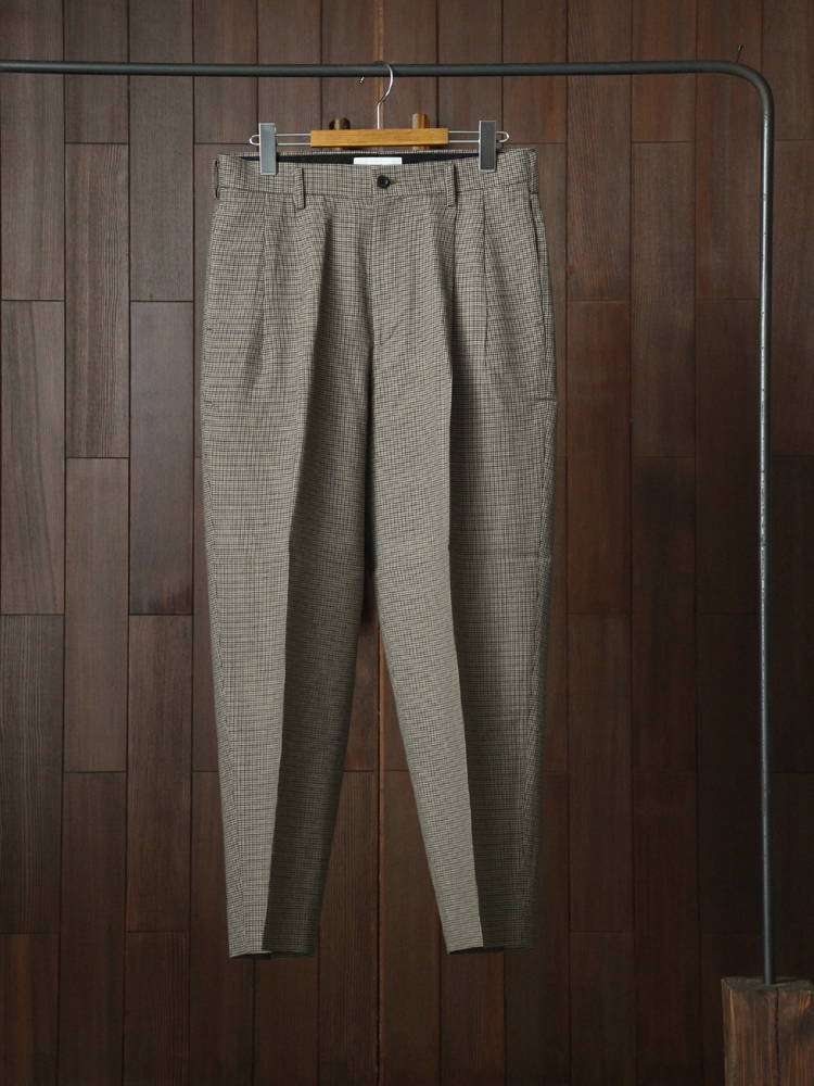 marka / マーカ：2TUCK COCOON FIT