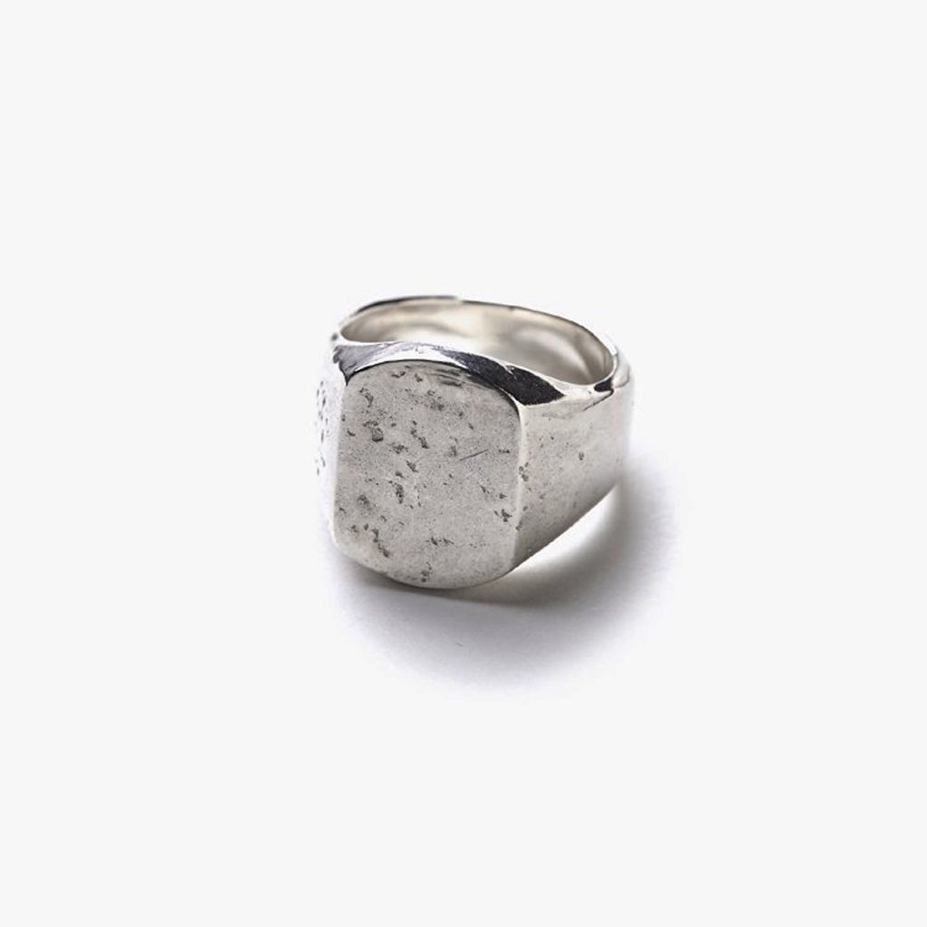 NADALL SQUARE SIGNET RING / HAMMERED #SILVER/WHITE FINISH [OJ-AC01] –  Diffusion